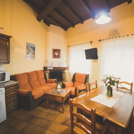 Casa Rural Puerta Del Sol II De 2 Habitaciones Candelario Extérieur photo