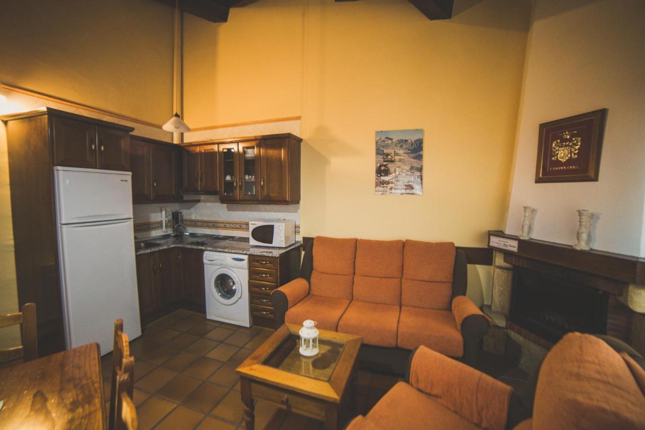 Casa Rural Puerta Del Sol II De 2 Habitaciones Candelario Extérieur photo